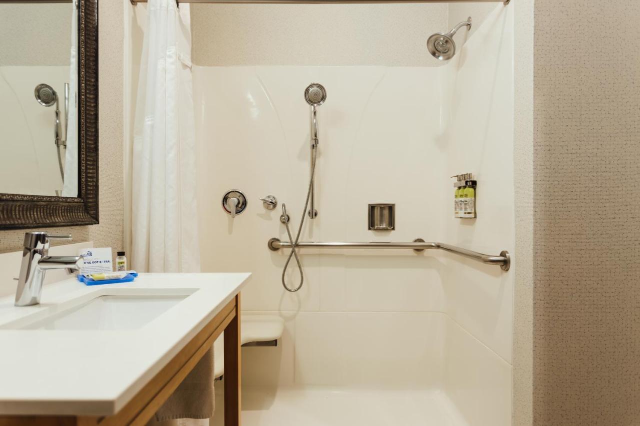 Express Davis-university Area By Ihg 3*