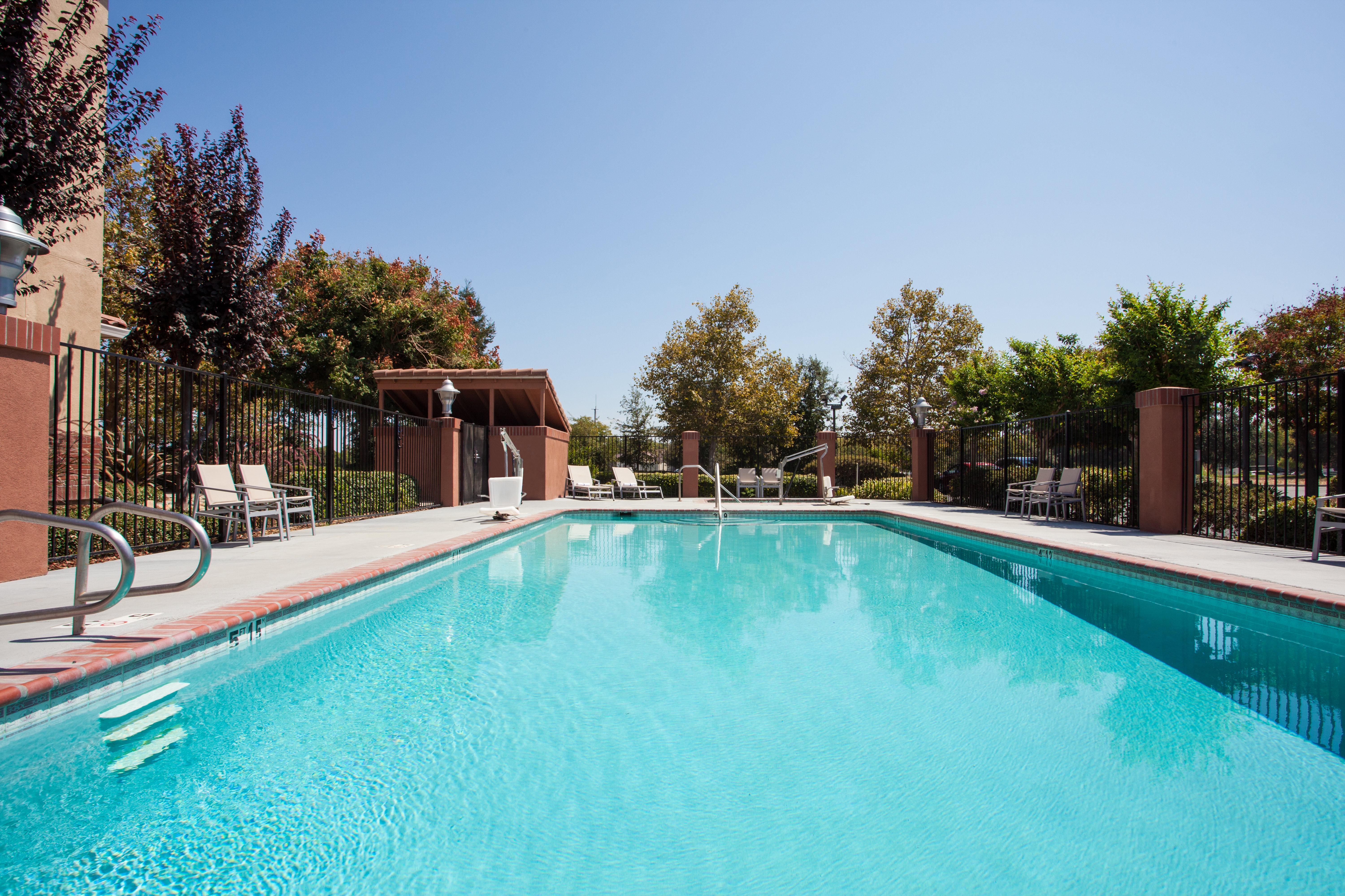 Express Davis-university Area By Ihg Hotel