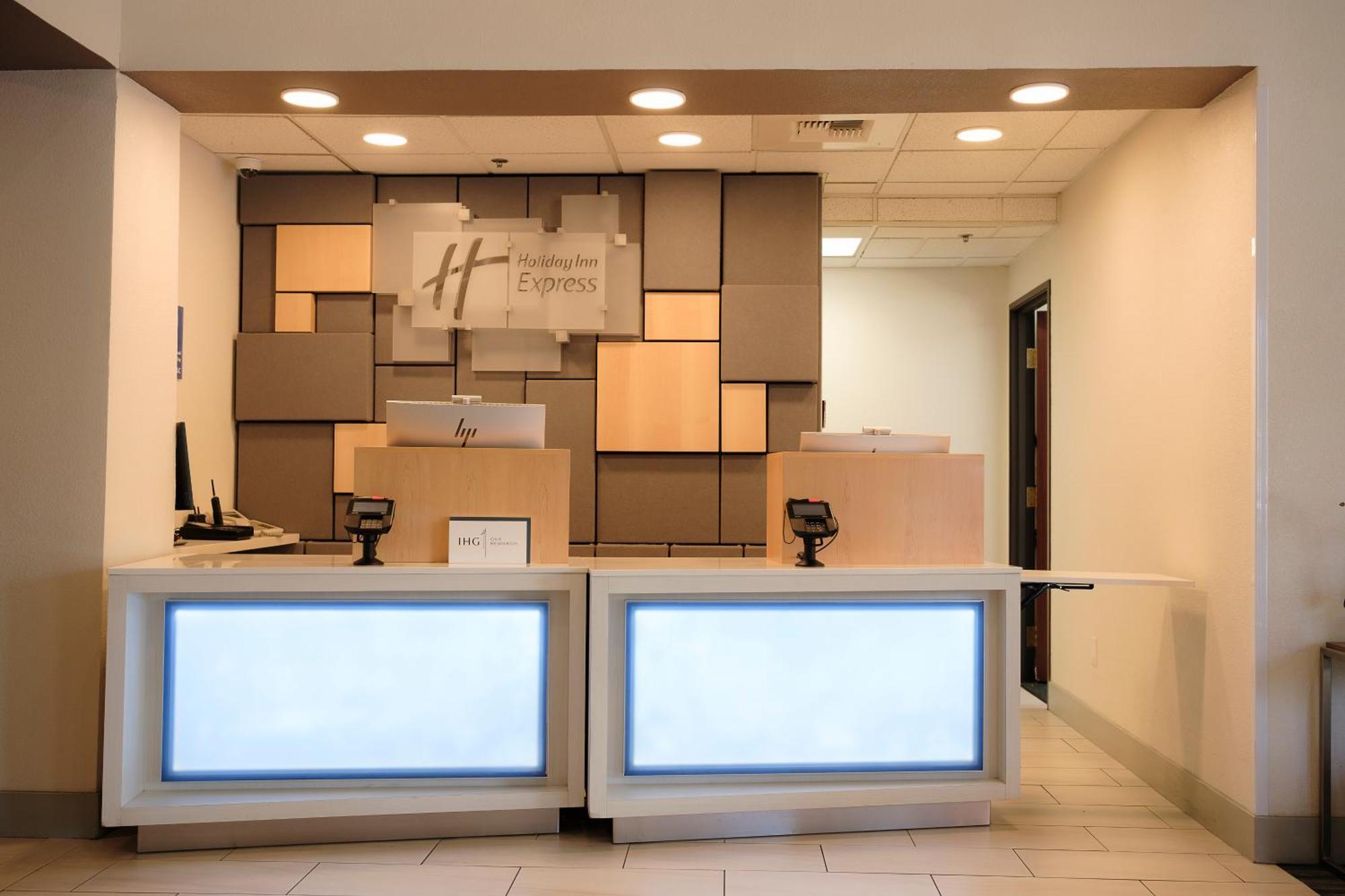 Express Davis-university Area By Ihg Hotel