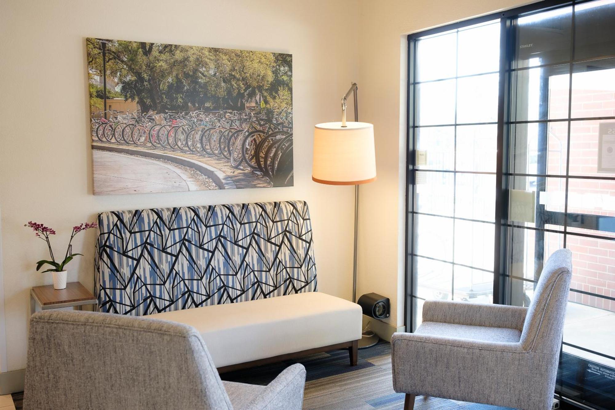 Hotel Express Davis-university Area By Ihg