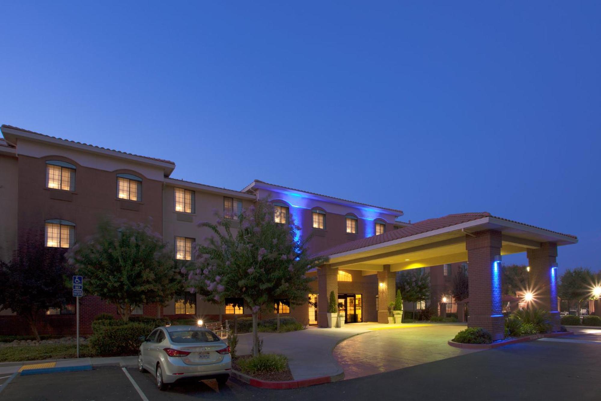 Express Davis-university Area By Ihg Davis