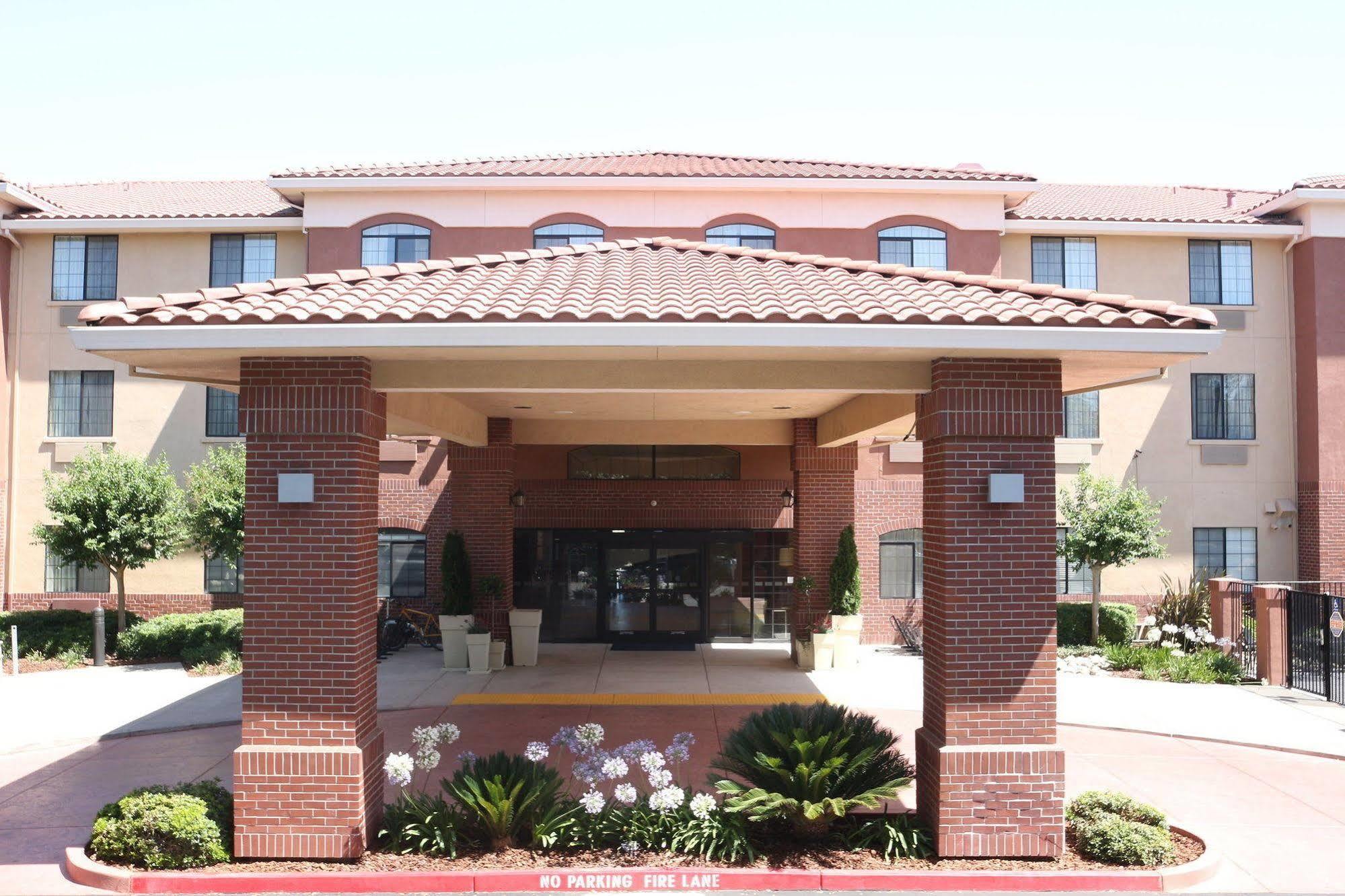 Express Davis-university Area By Ihg