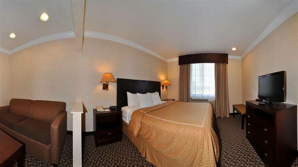 Express Davis-university Area By Ihg Hotel 3*