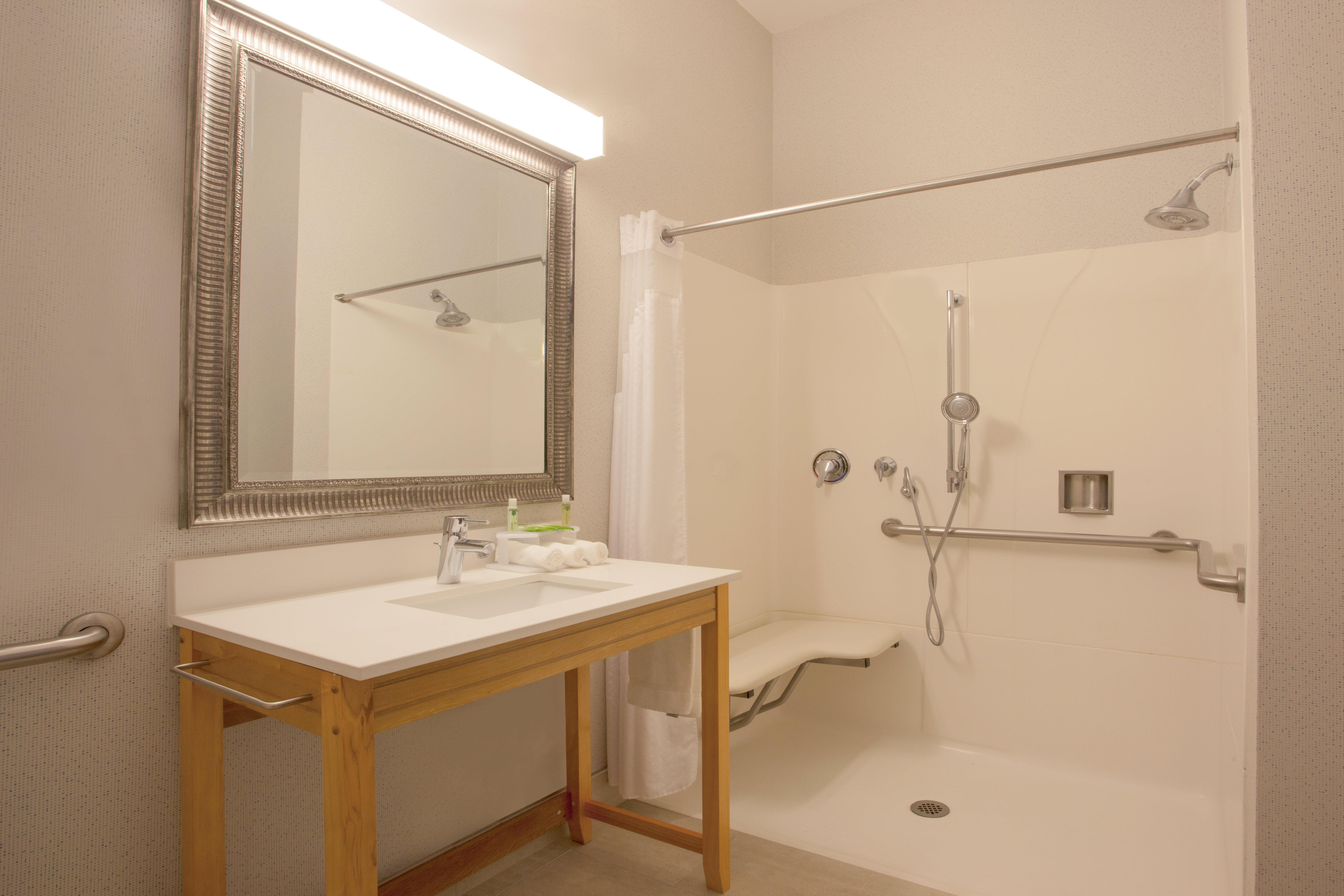 Express Davis-university Area By Ihg