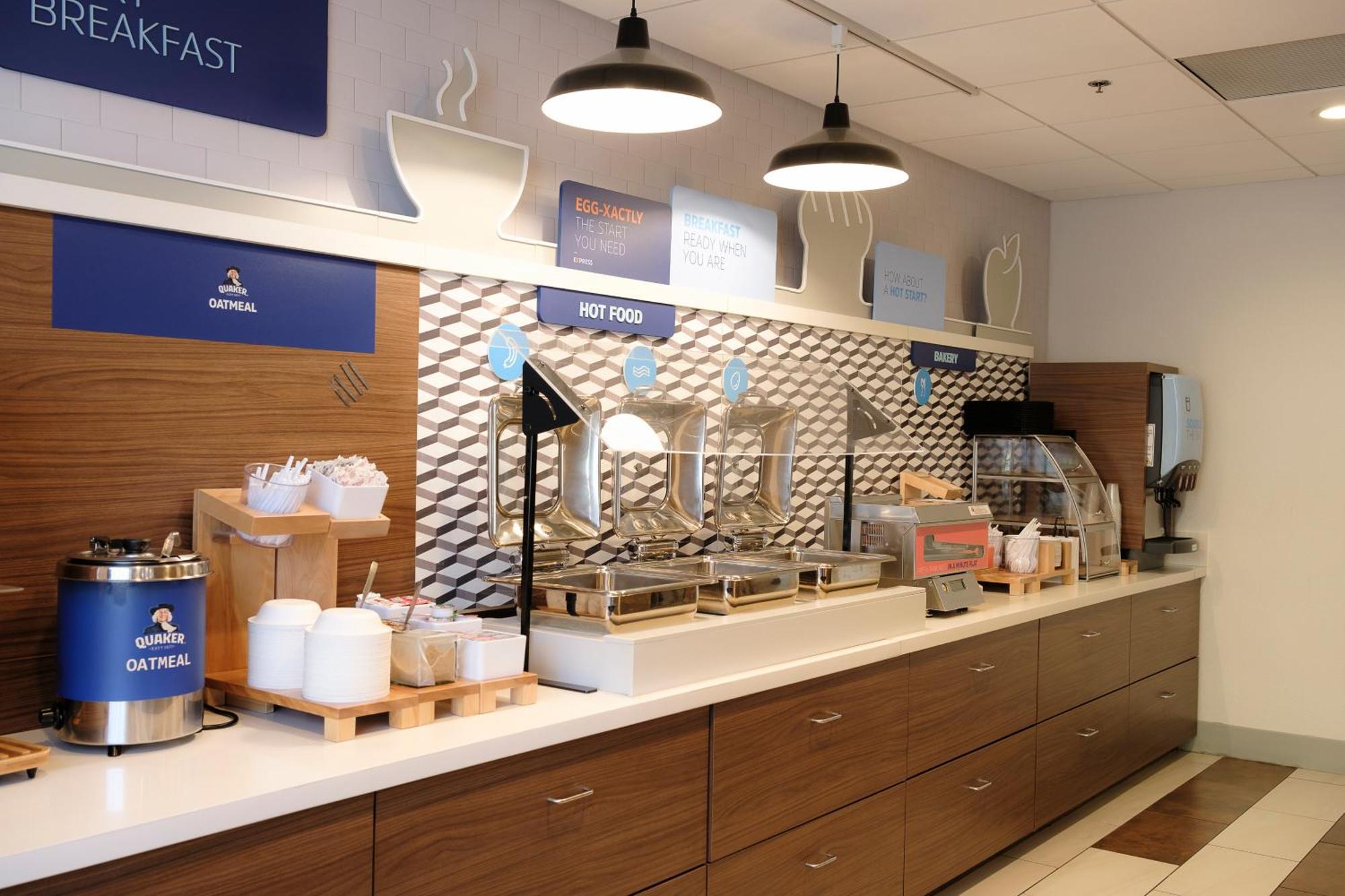 Hotel Express Davis-university Area By Ihg 3*
